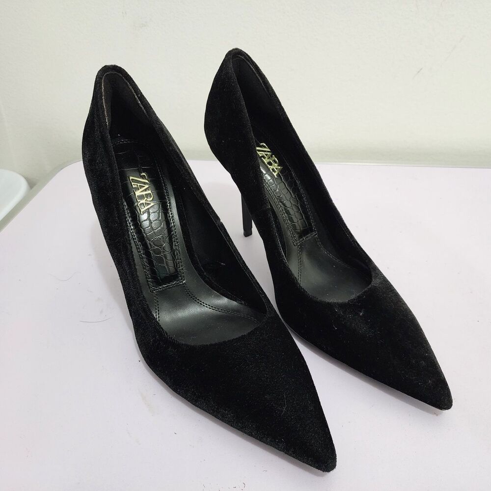 Zara Black Velvet Pointy Toe High Heel Stiletto Size 39 Gothic Holiday Court
